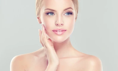 Двофазний засіб для зняття макіяжу